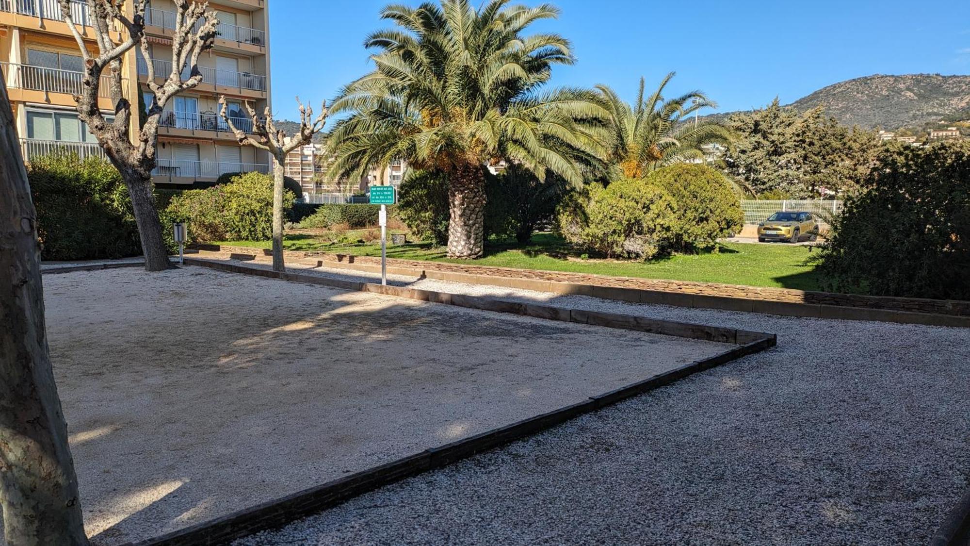 Studio Avec Coin Nuit, 100 M De La Mer Le Lavandou Exterior foto