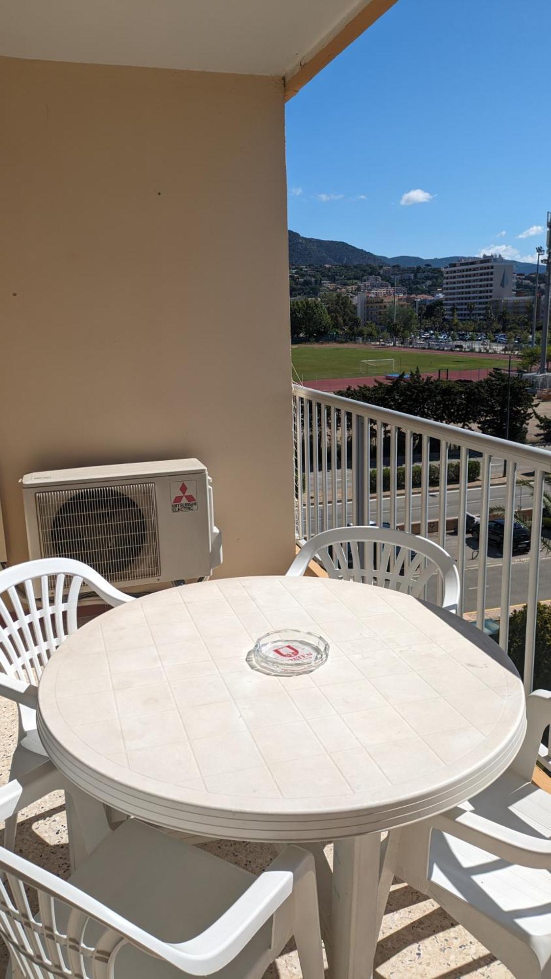 Studio Avec Coin Nuit, 100 M De La Mer Le Lavandou Exterior foto